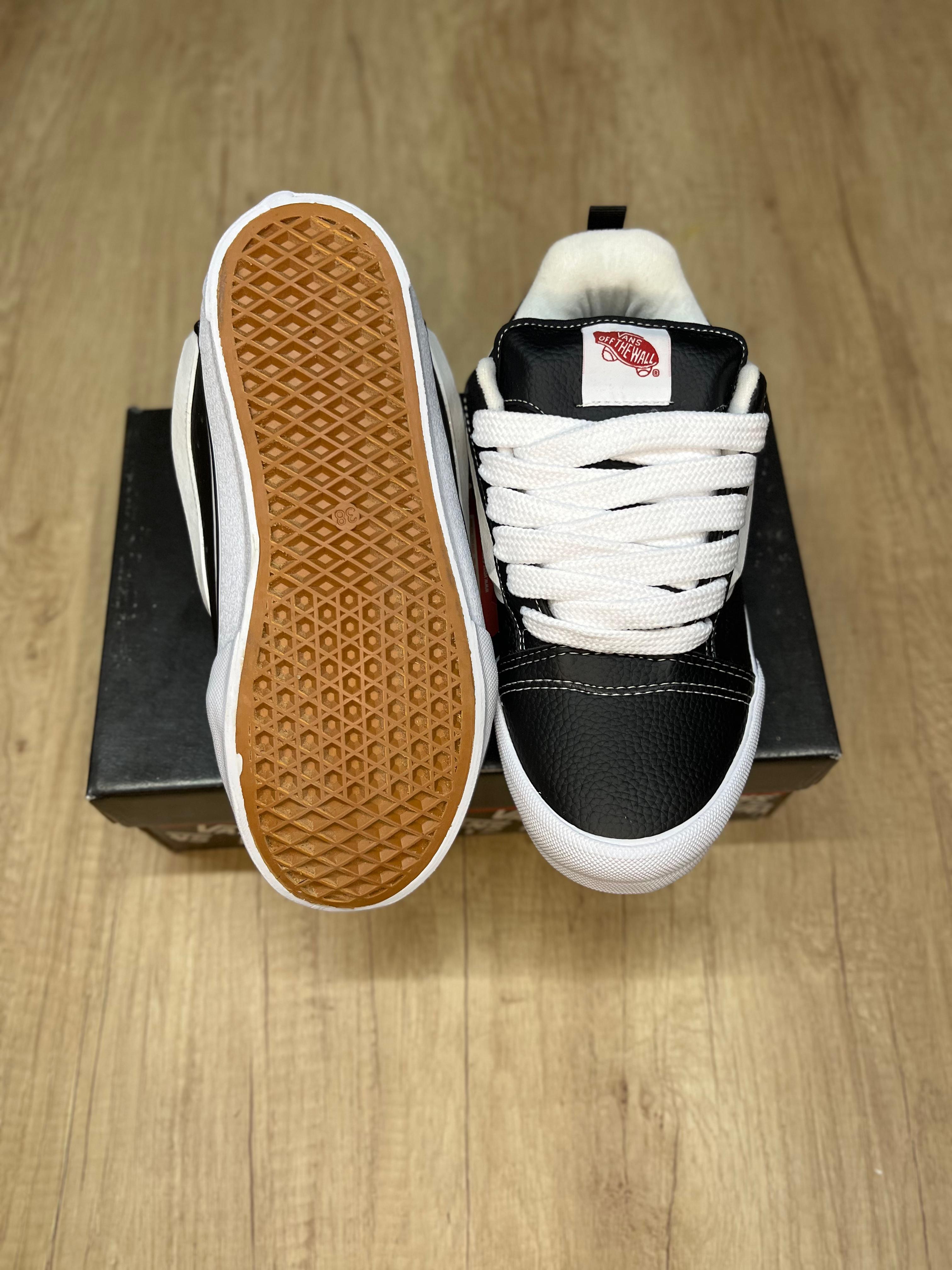 Vans KNU