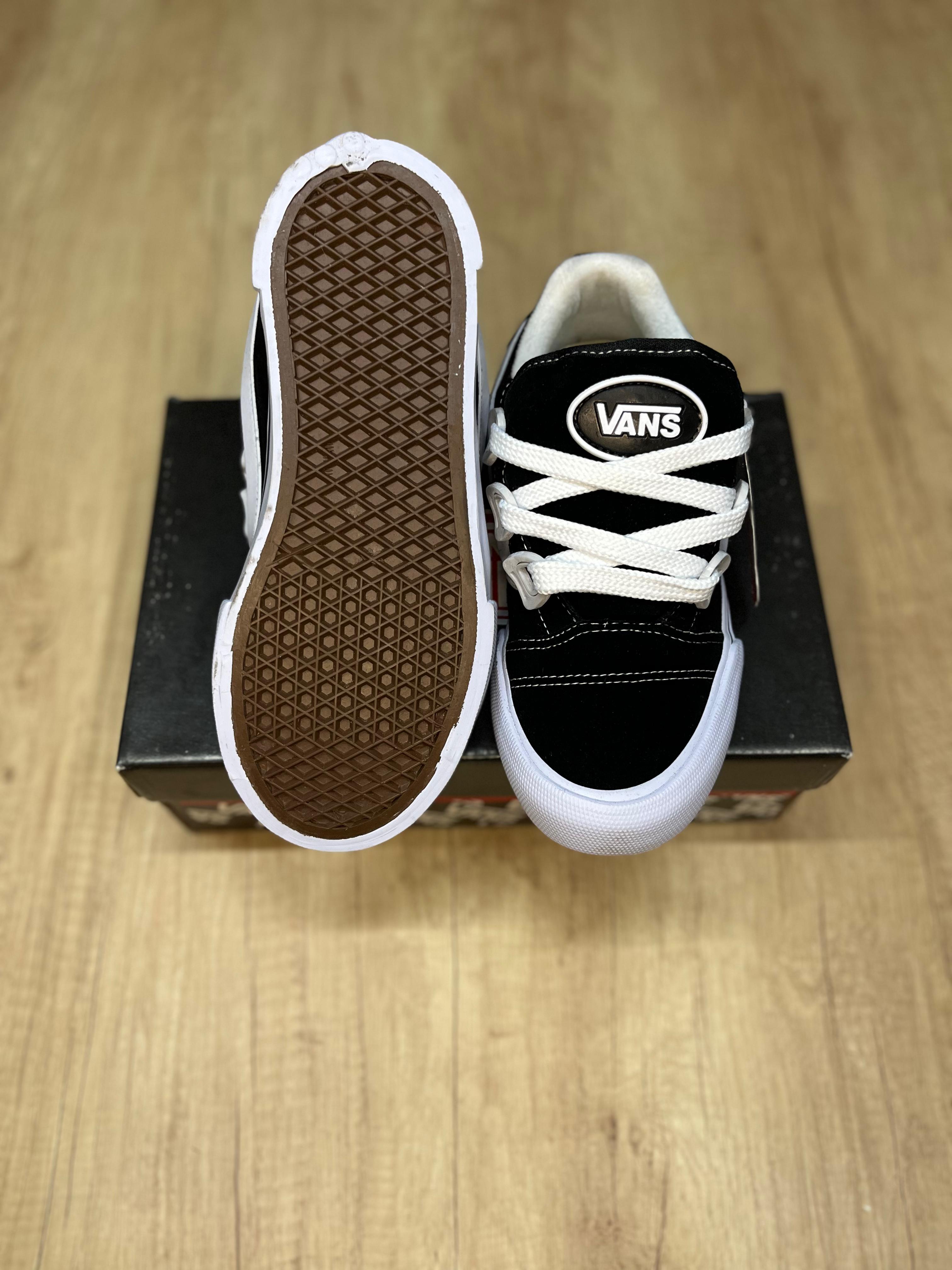 Vans KNU