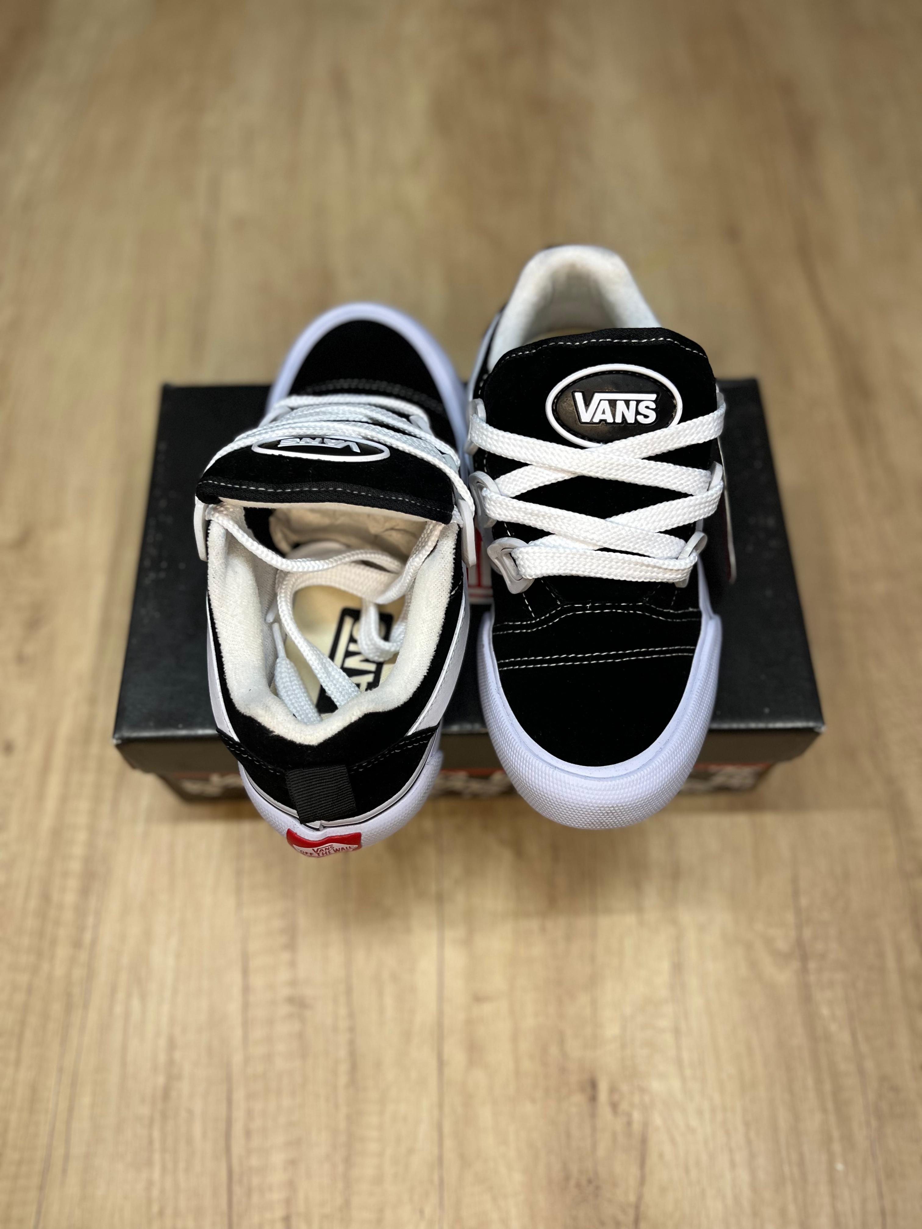Vans KNU