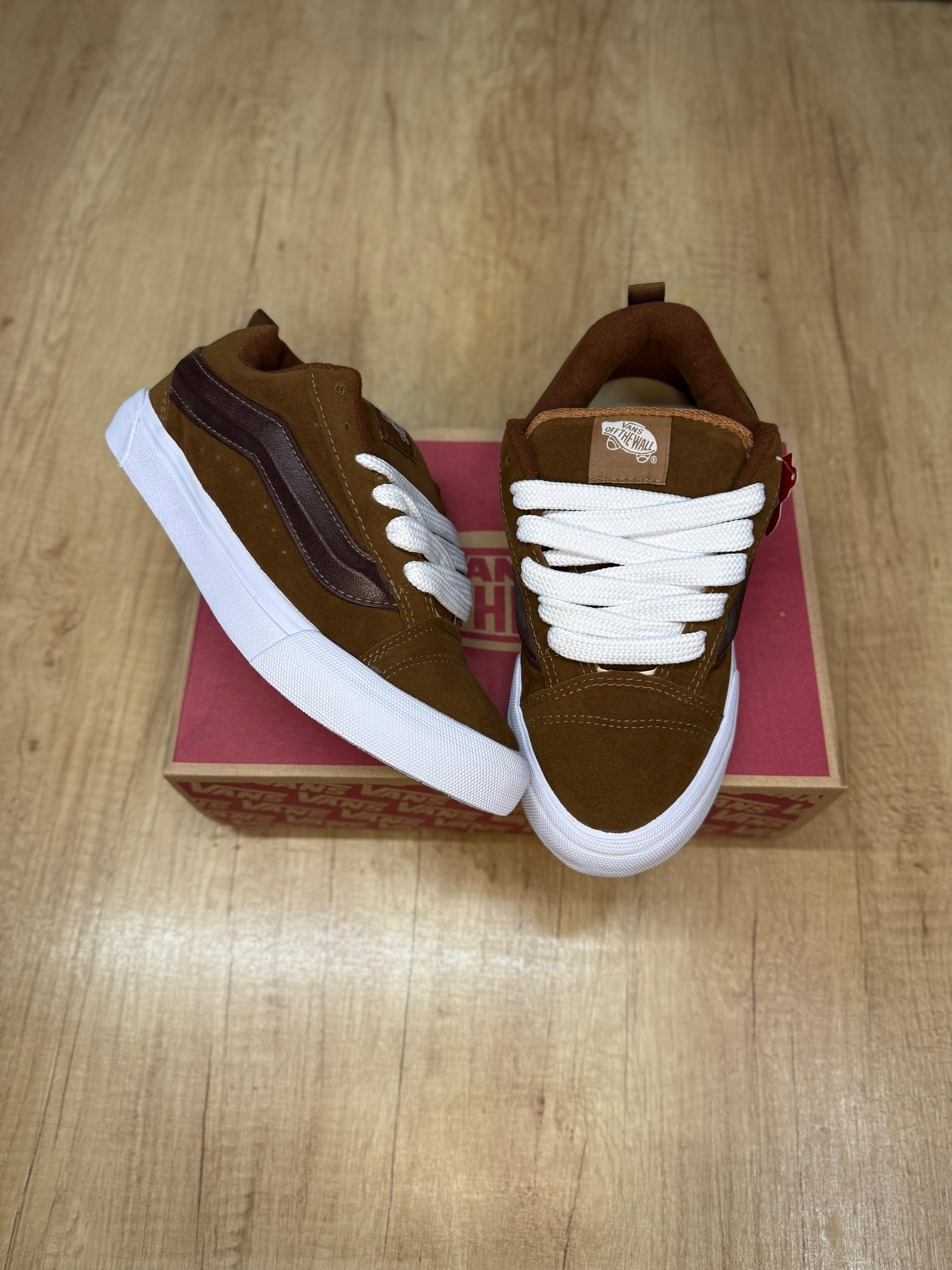 Vans KNU