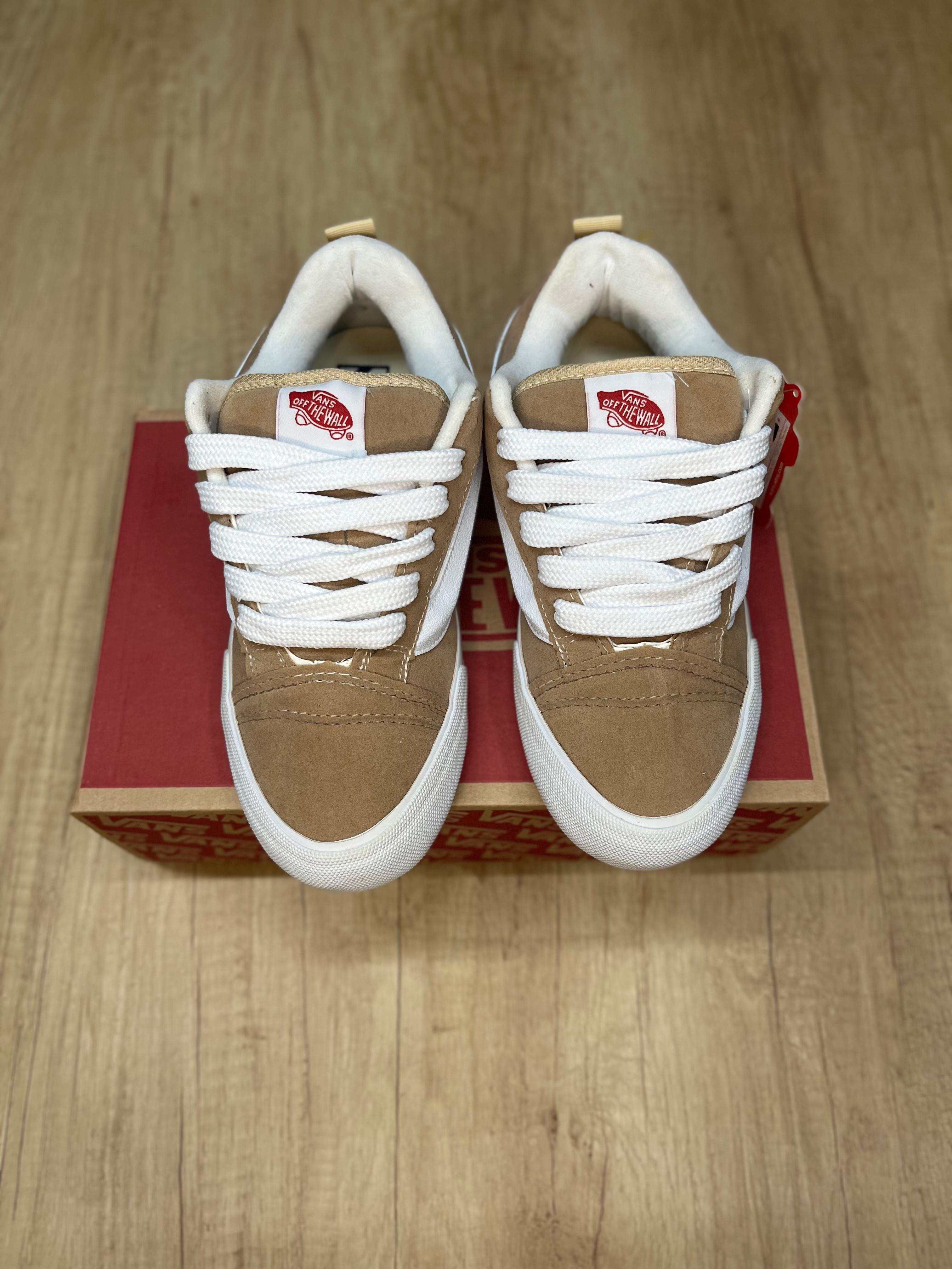 Vans KNU