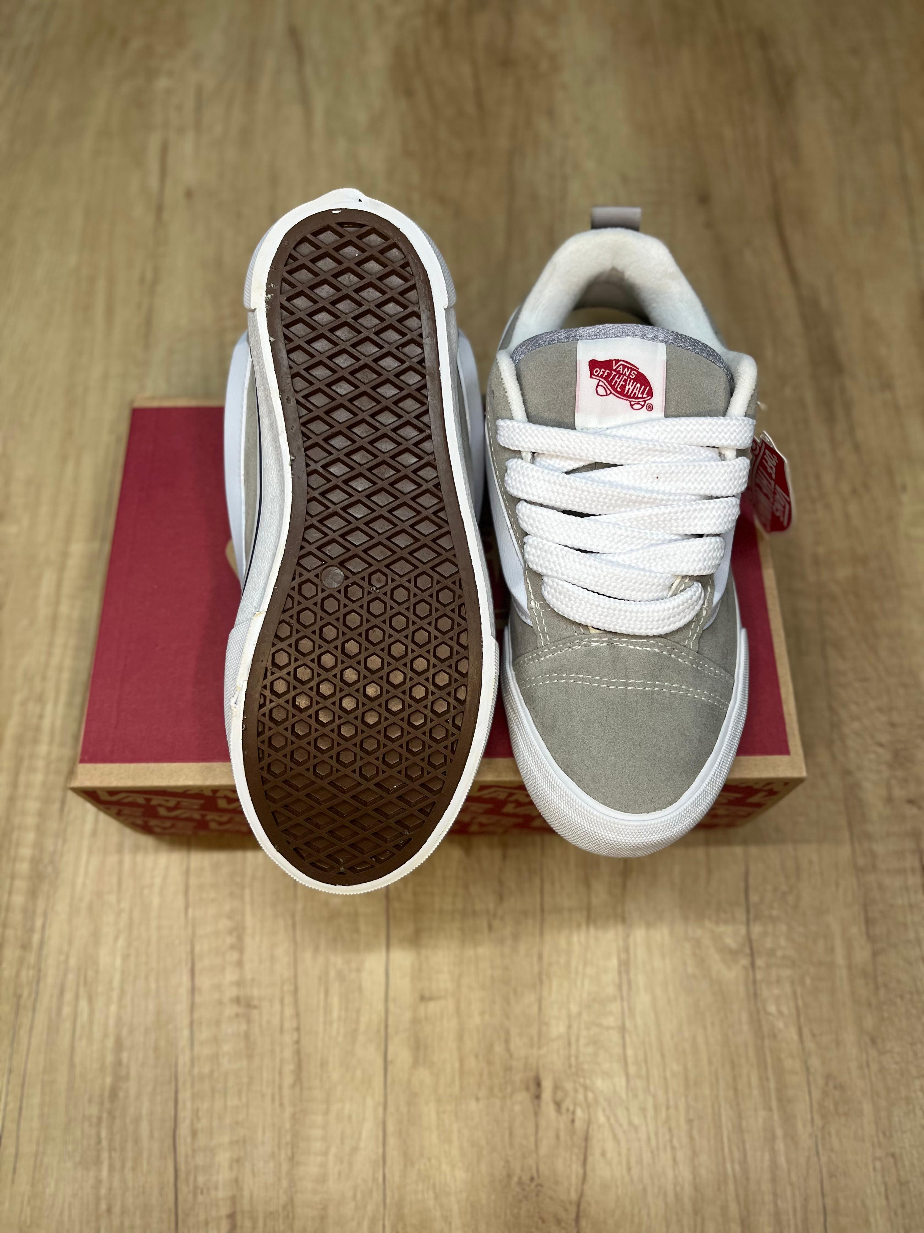 Vans KNU