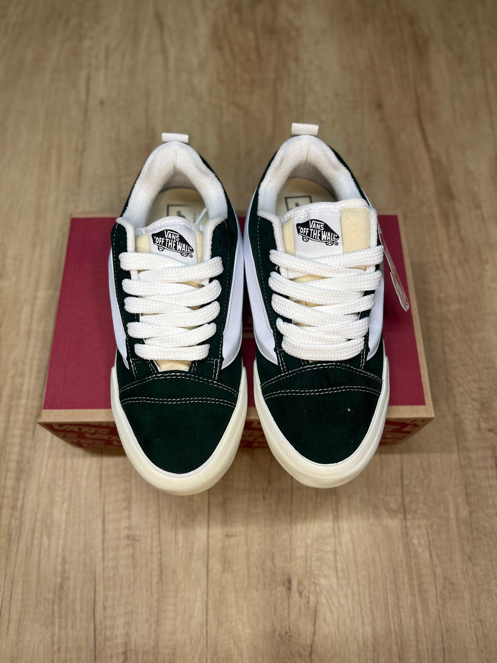 Vans KNU