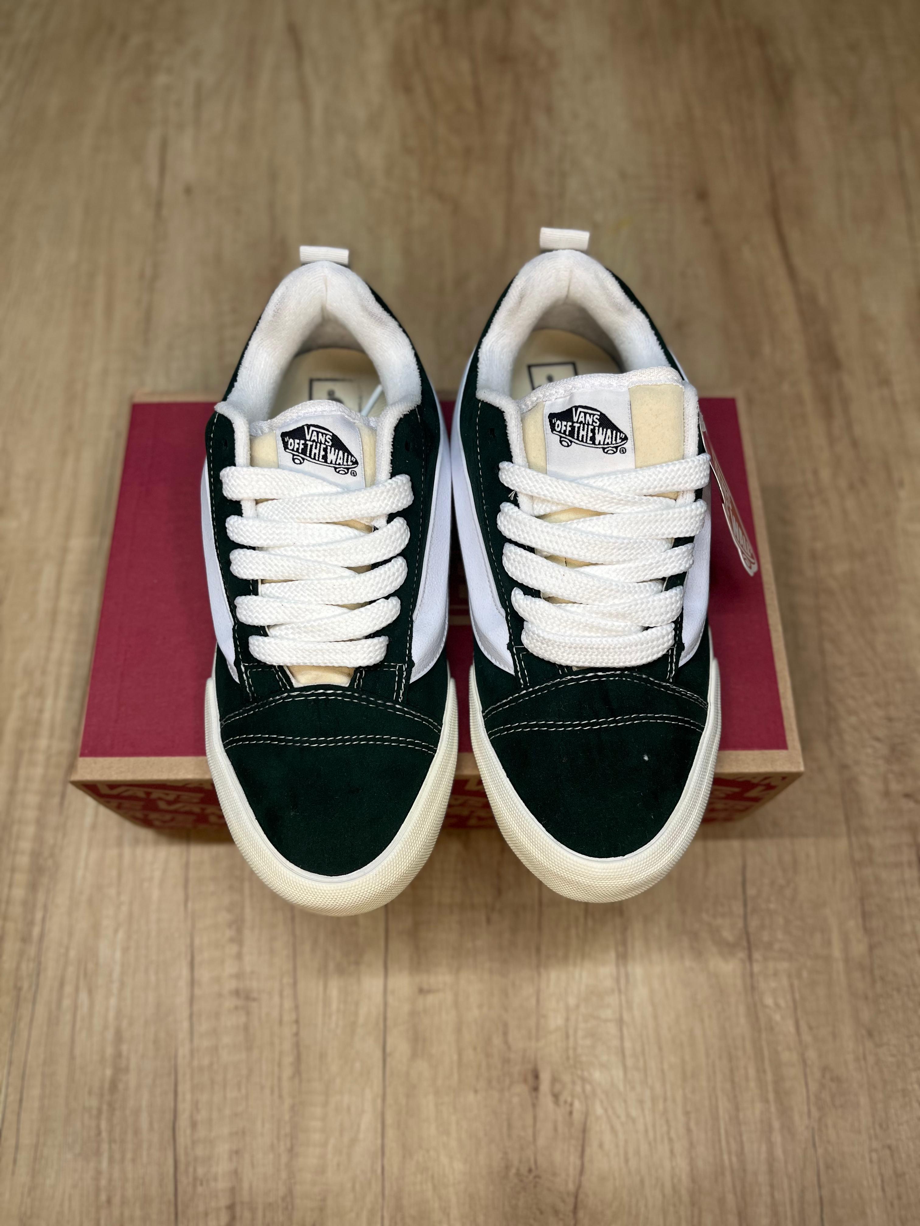 Vans KNU
