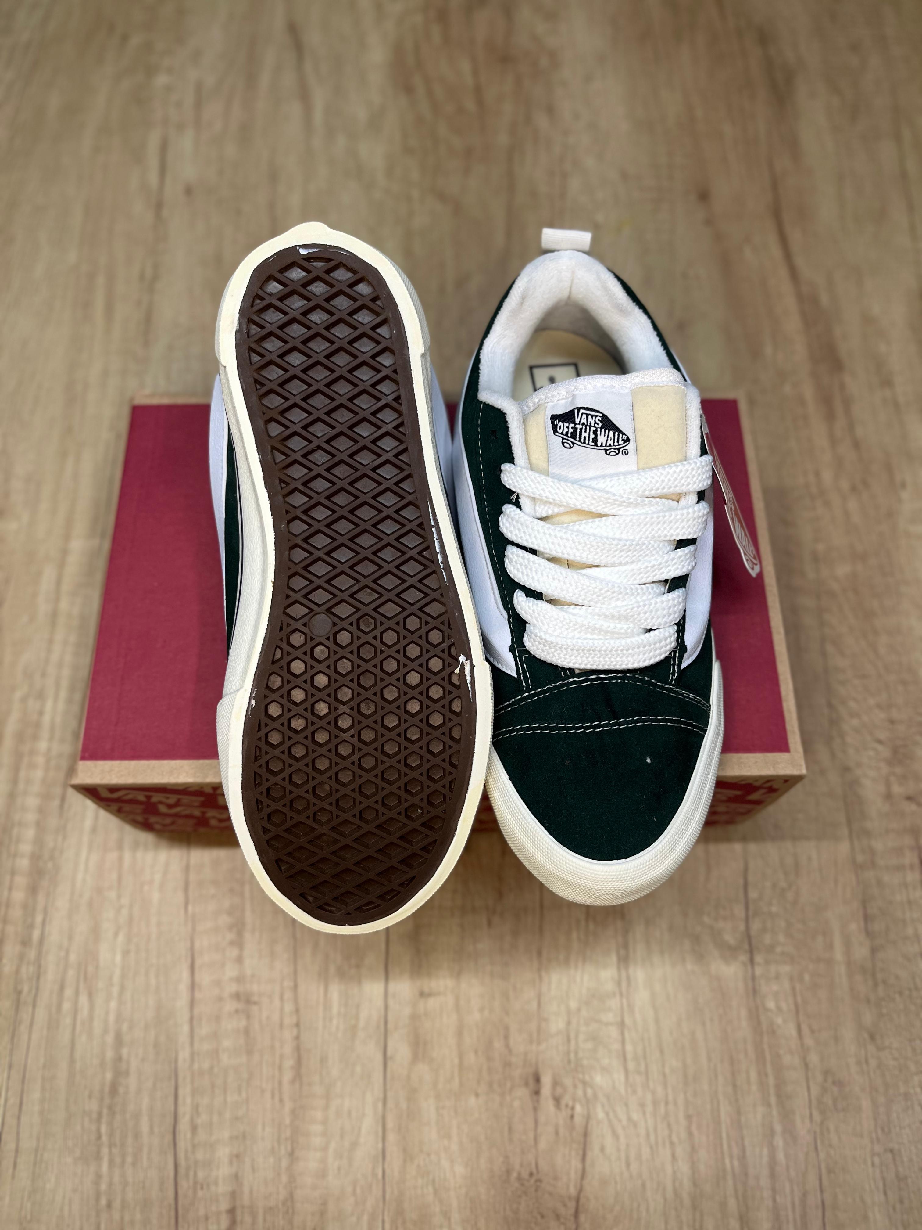 Vans KNU